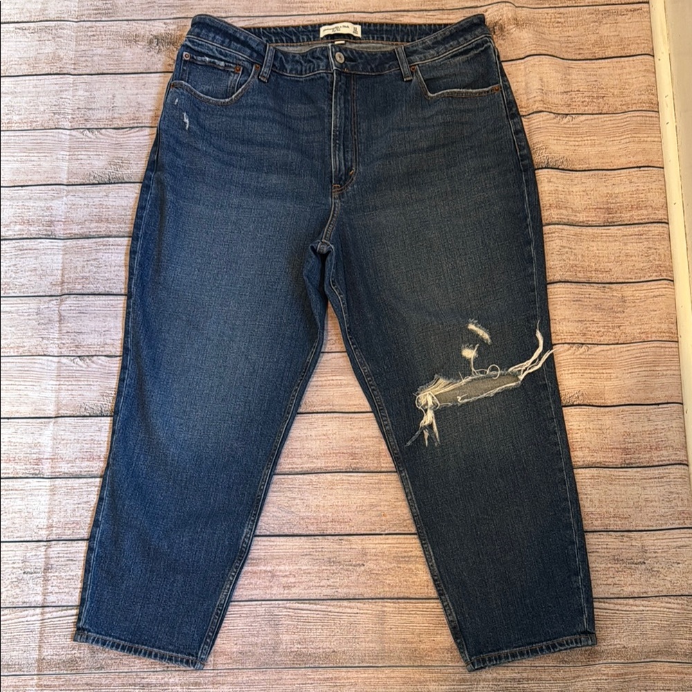 Abercrombie Curve Love, Mom High Rise Jeans, size 16 short